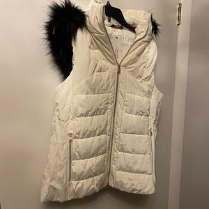 Nwt Calvin Klein performance puffer hooded vest